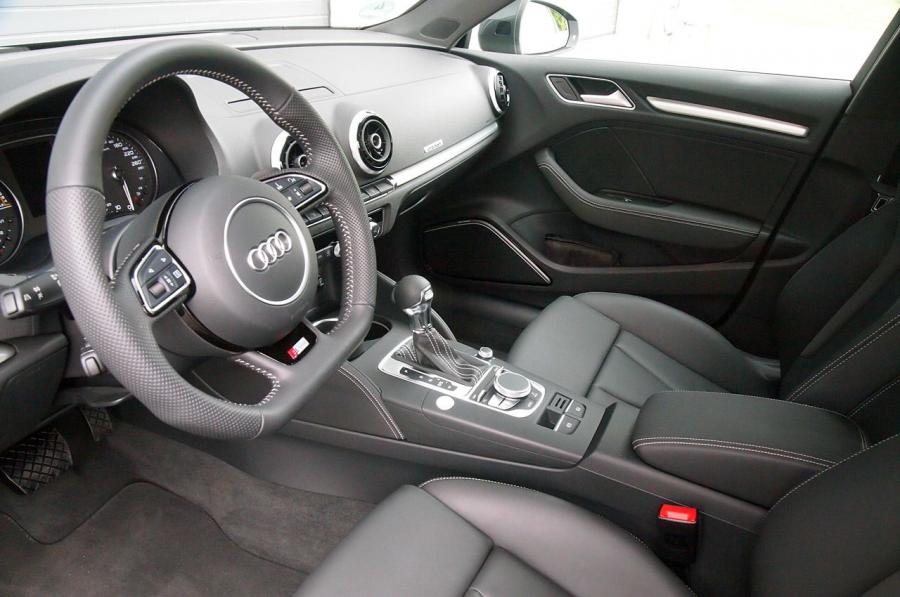 Интерьер Audi A3 Sportback e-Tron (8V) 2014 года  (фото 60 из 95)